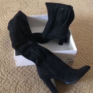 Unisa black suede above knee 7.5 never worn